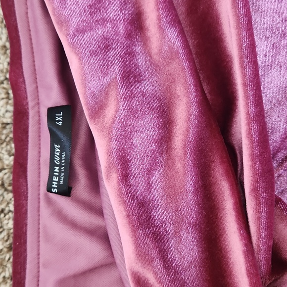 Velour dress Shein - Picture 2 of 2